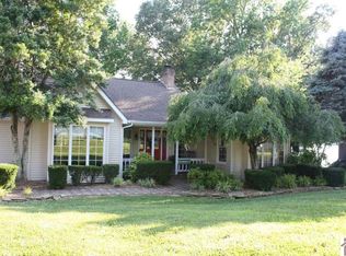 652 Carriage Cove Rd, Cadiz, KY 42211