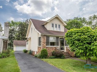 469 Eagle Point Rd, Rossford, OH 43460