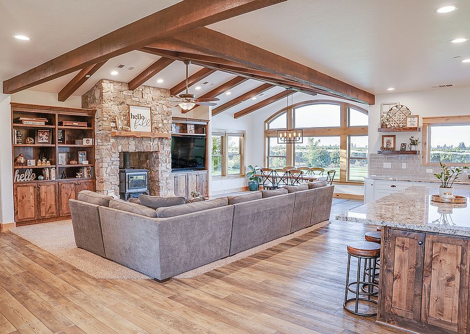 1660A Avenue 392, Kingsburg, CA 93631 Zillow