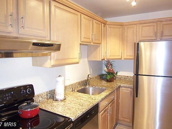 2nd image of 8640 Village Square Dr