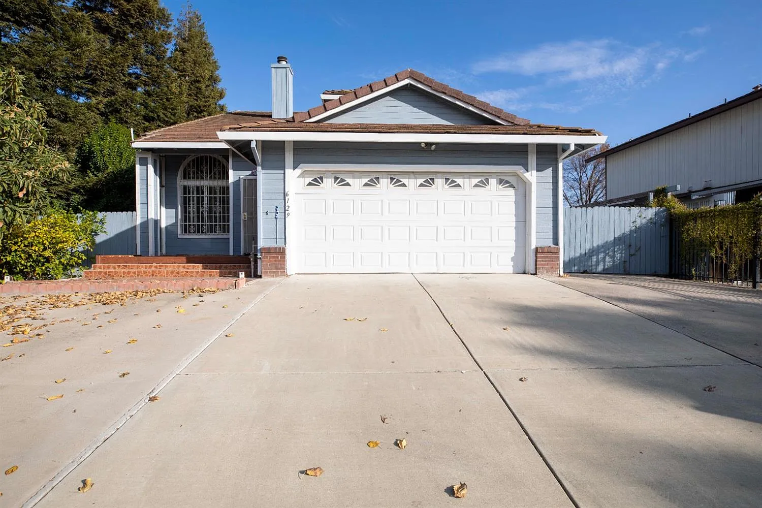 6129 Ivory Way photo 1