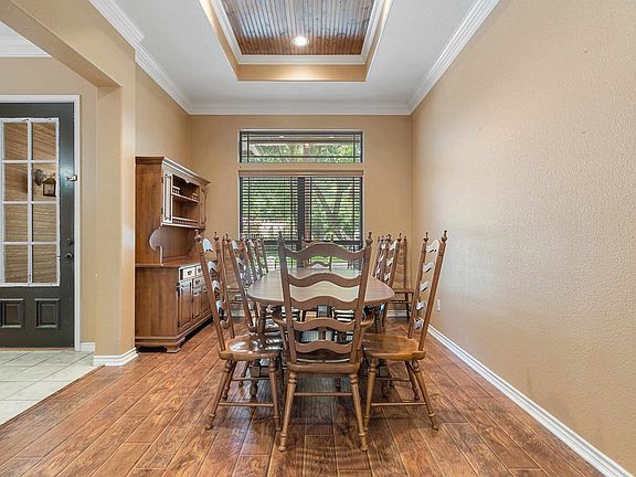 3rd image of 265 Meadowlakes Drive
