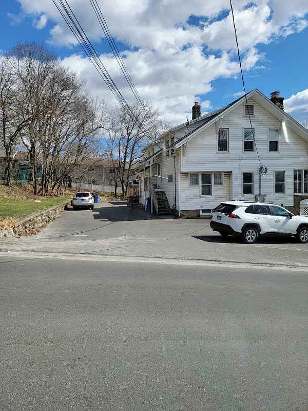 2 bed, 1.5 bath, 1000 sqft, $1,600 — Photo 1