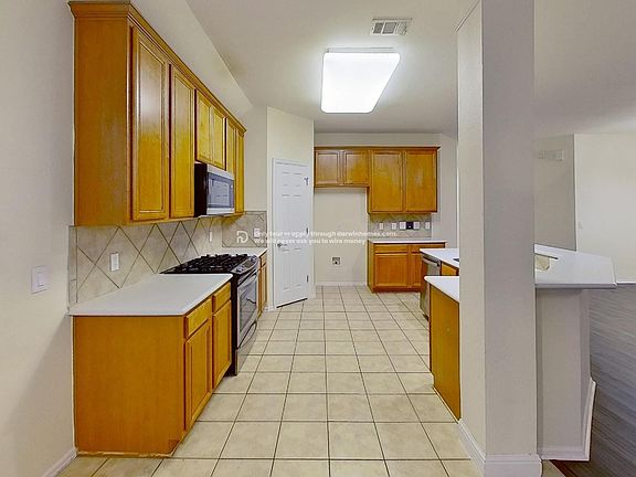 4th image of 10404 Jaybird Dr