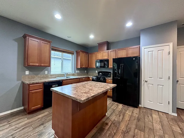 18885 Rose Rd — Photo 13