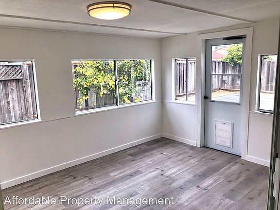 3rd image of 4238 Queen Anne Dr