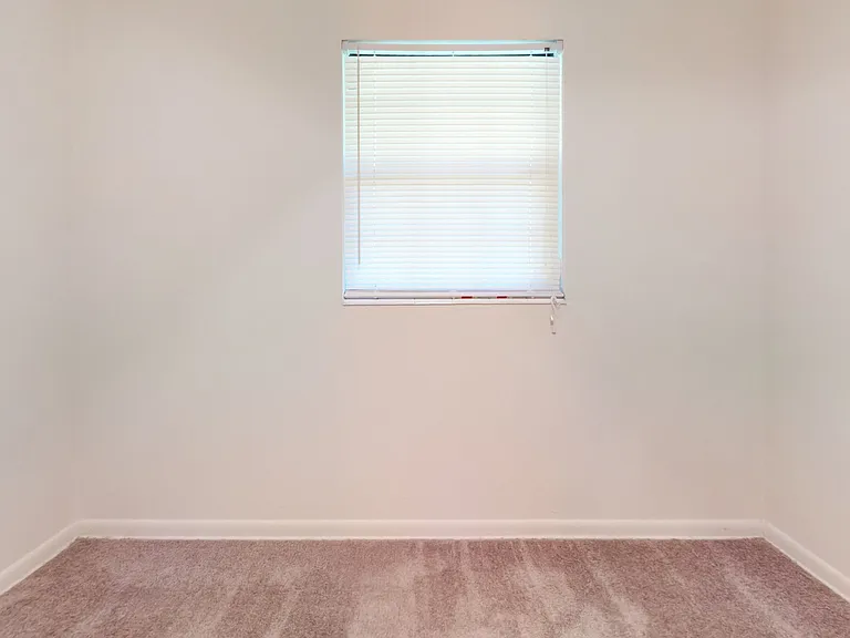 2101 Karen Ln — Photo 13