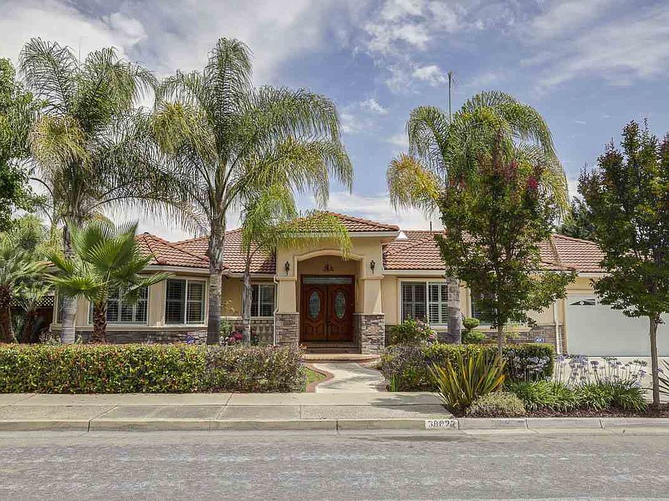 2nd image of 38022 Glendale Dr