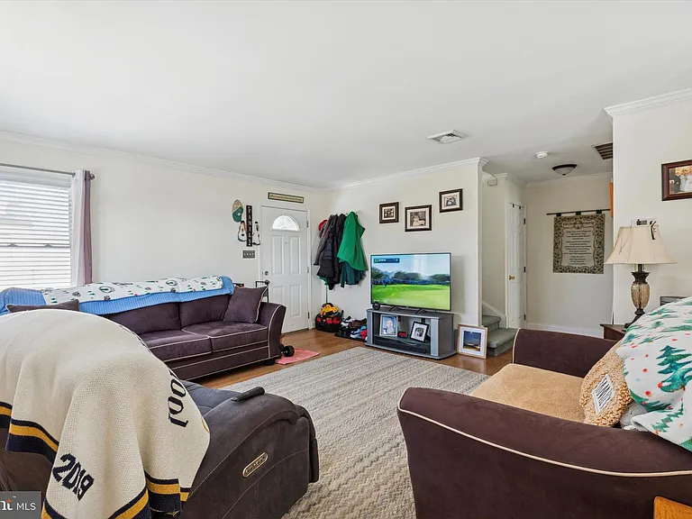 207 Delmar St #2 — Photo 4