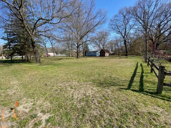 787 E Giles Rd, Muskegon, MI 49445