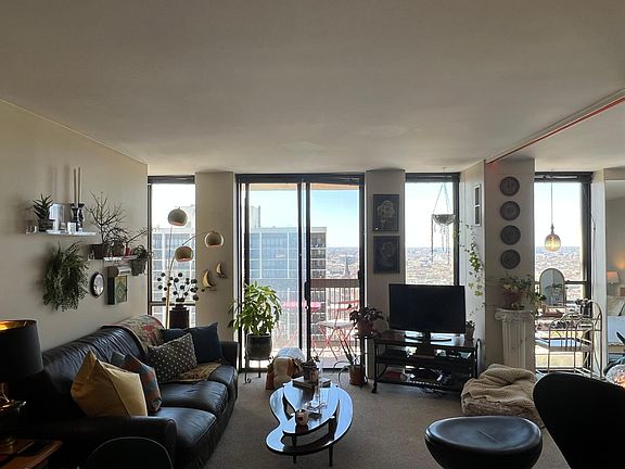 3rd image of 1660 N La Salle Dr APT 3206