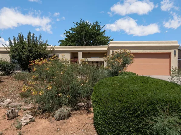 9209 Layton Ave NE, Albuquerque, NM 87111
