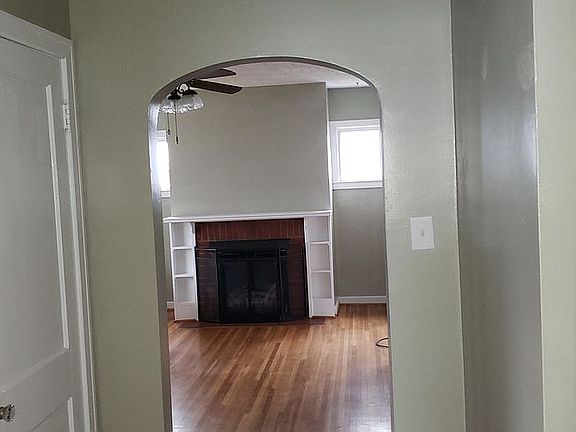 L/R fireplace