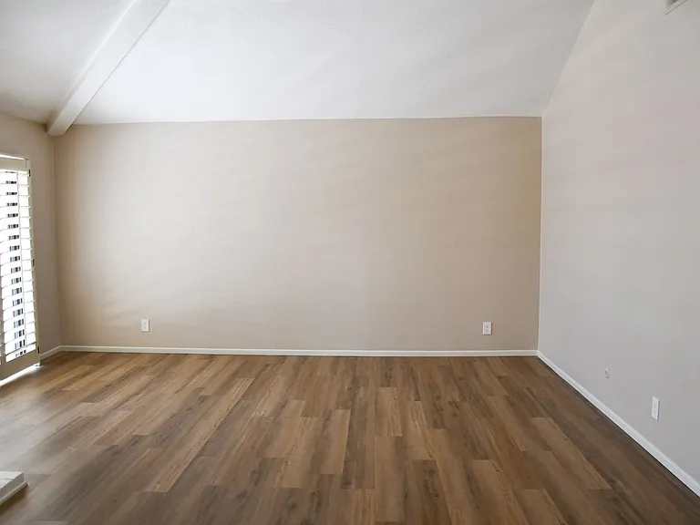 2337 Skyline Dr — Photo 9