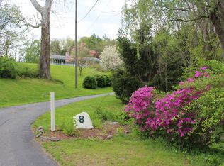 8 Pearl St, Baltic, CT 06330