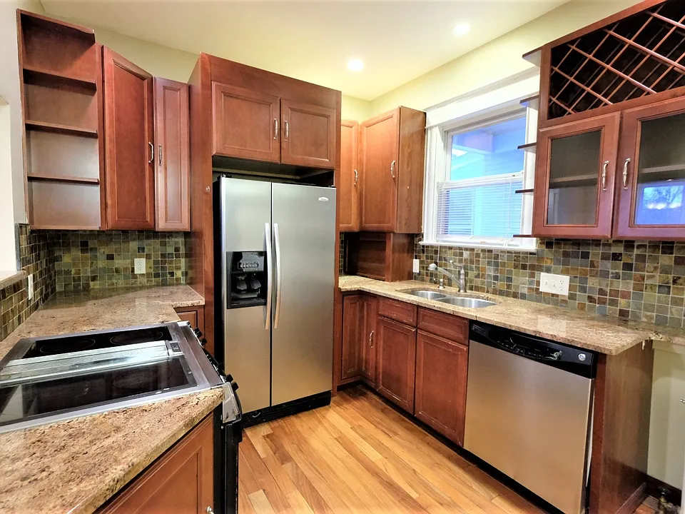 Linden Hills | 4127