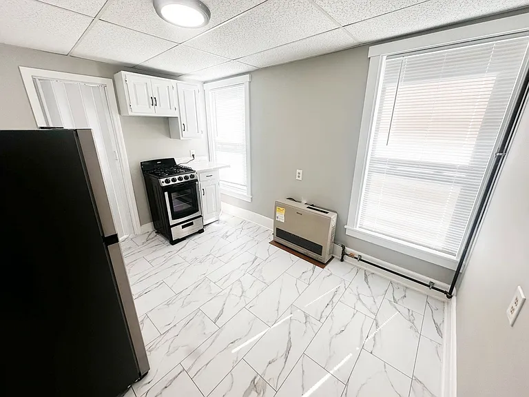 320 Lowell St #2 — Photo 3