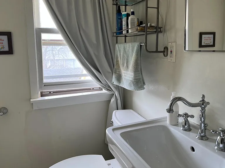 2624 Bryant Ave S — Photo 10