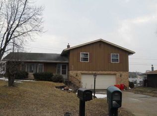 830 E Columbine Dr, Beloit, WI 53511