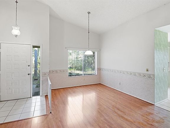 3rd image of 519 Stanton Pl