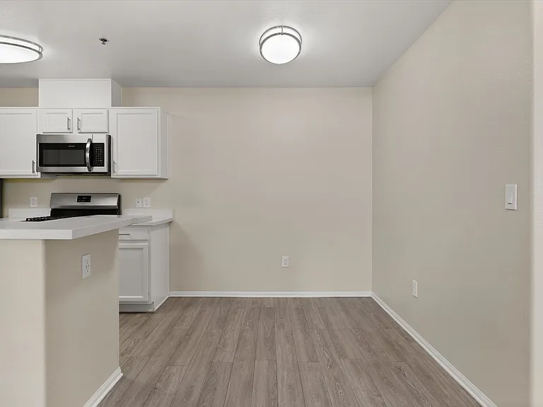 Santa Fe Apartments II — Photo 25