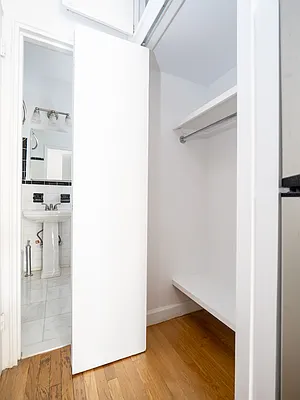 Rented by City Connections Realty | media 15