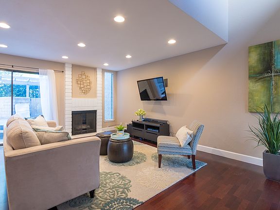3rd image of 1683 Sandyrock Ct