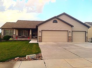 30 Tall Grass Cir, Bennet, NE 68317