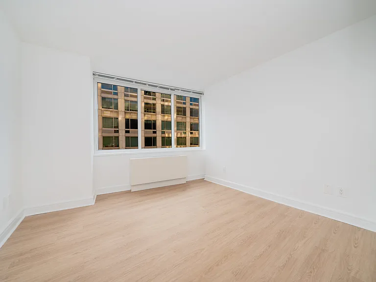 140 Riverside Blvd #1527 — Photo 11