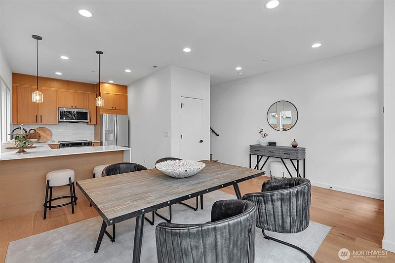 2nd image of 435 19th Avenue E