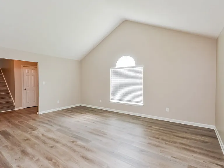 6474 Rebecca Way — Photo 5