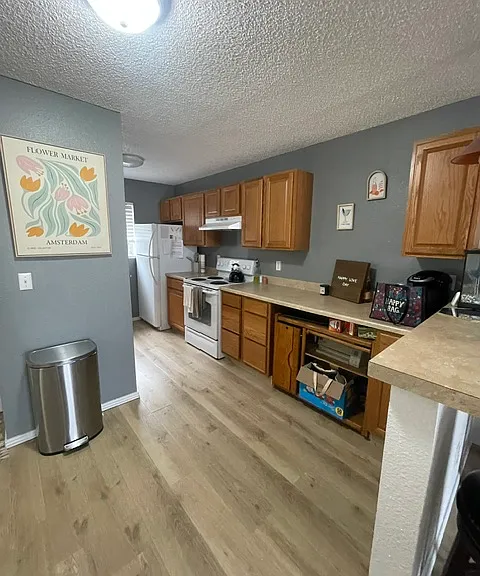 3146 Lakeside Dr — Photo 1