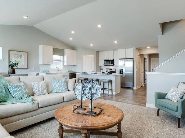 2277 Latour Dr, Shakopee, MN 55379