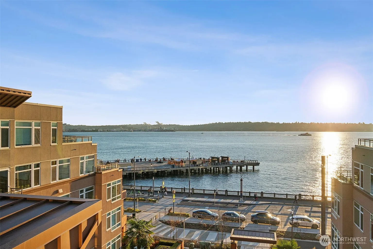 2000 Alaskan Way #355 photo 1