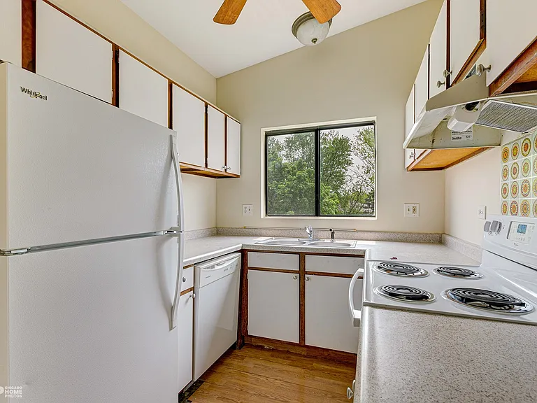 439 Berkshire Dr #36 — Photo 2