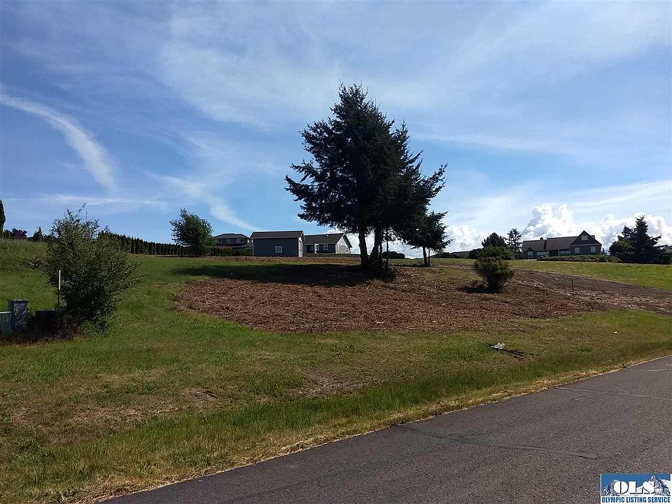 2nd image of 9 Dungeness Greens Way