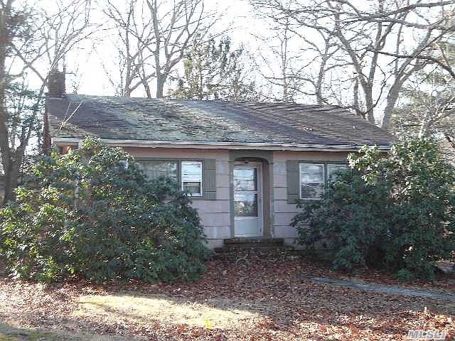 2nd image of 820 Sigsbee Rd