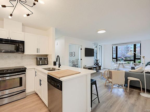 3rd image of 751 Fairfield Rd #205