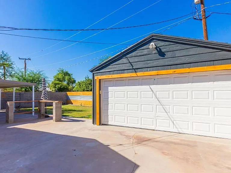 1802 N Whittier Dr — Photo 11