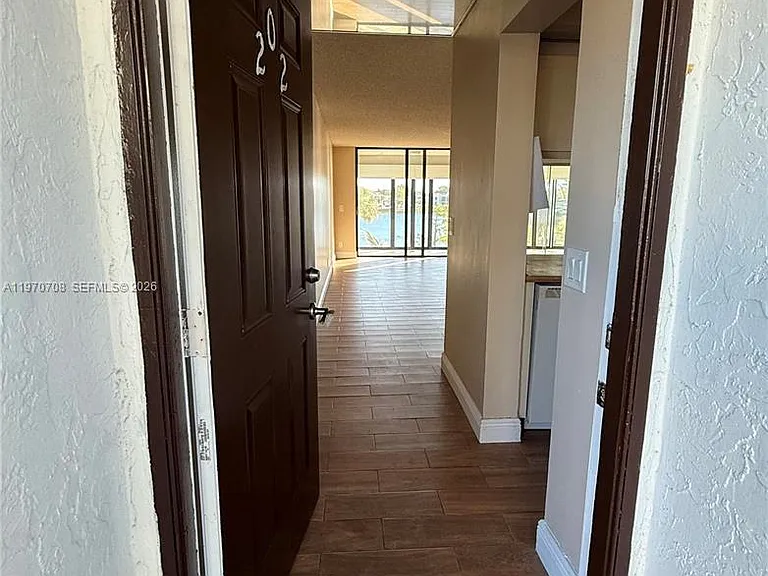201 Lake Pointe Dr #202 — Photo 3