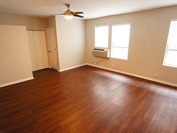 3rd image of 1633 N Humboldt Blvd #1F