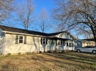 208 Steven St, Carmi, IL 62821