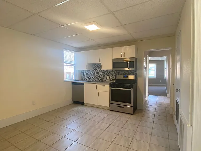 2310 Arlington Ave #2 — Photo 3