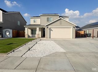 6622 Walkers Glen Ln, Bakersfield, CA 93313