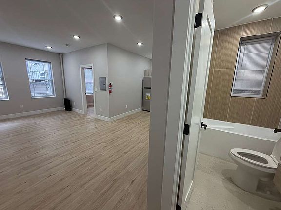 5th image of 409 54th St #7A