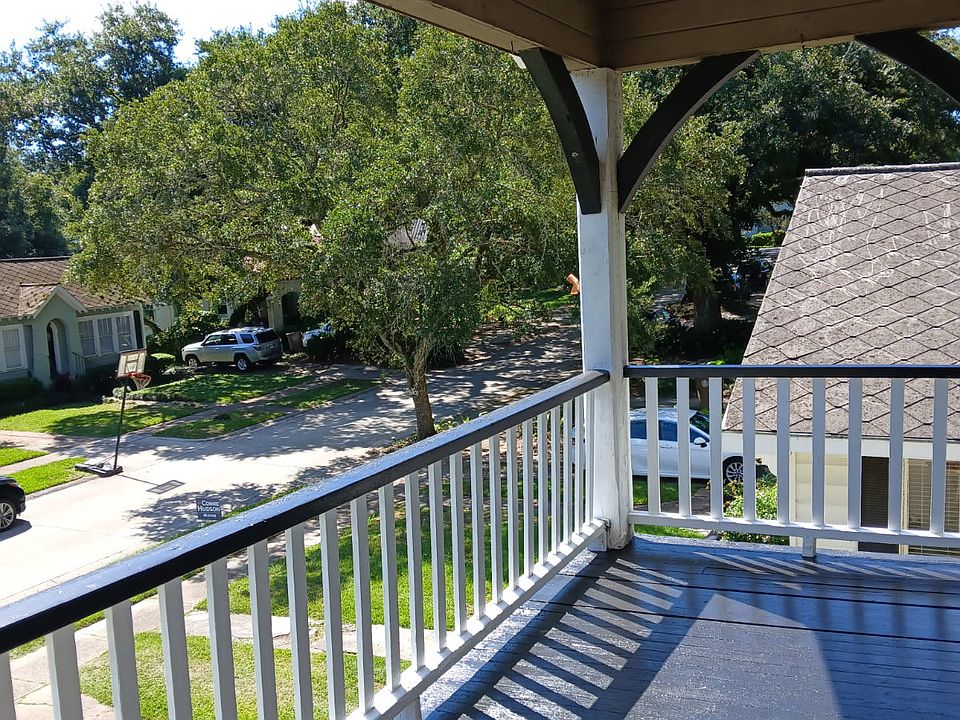 Balcony angle of the front porch, to lounge and relax.