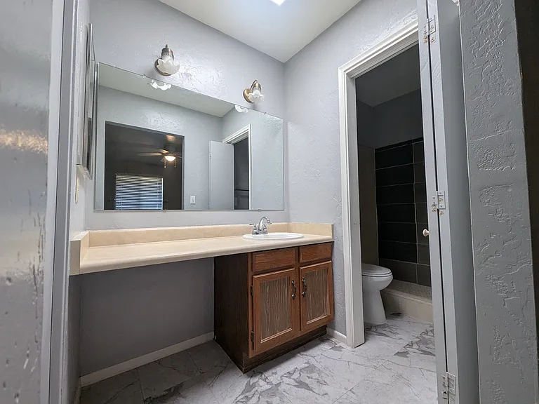 9420 E Speedway Blvd #15 — Photo 4