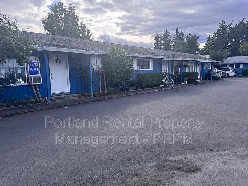 1st image of 883 SE 11th Ave #1