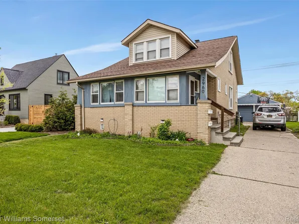 2960 Kenmore Rd, Berkley, MI 48072