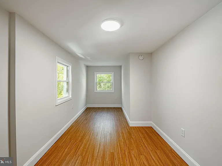 116 Newell St — Photo 6